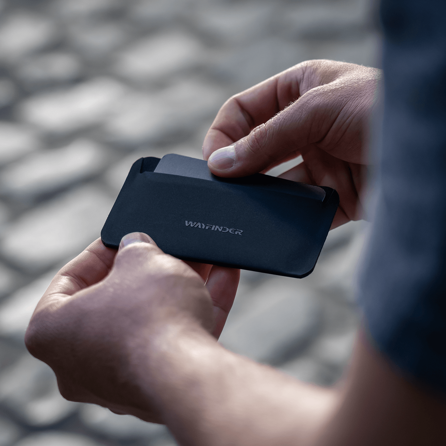 FLUX Modern Minimal Cardholder Wallet_Wayfinder